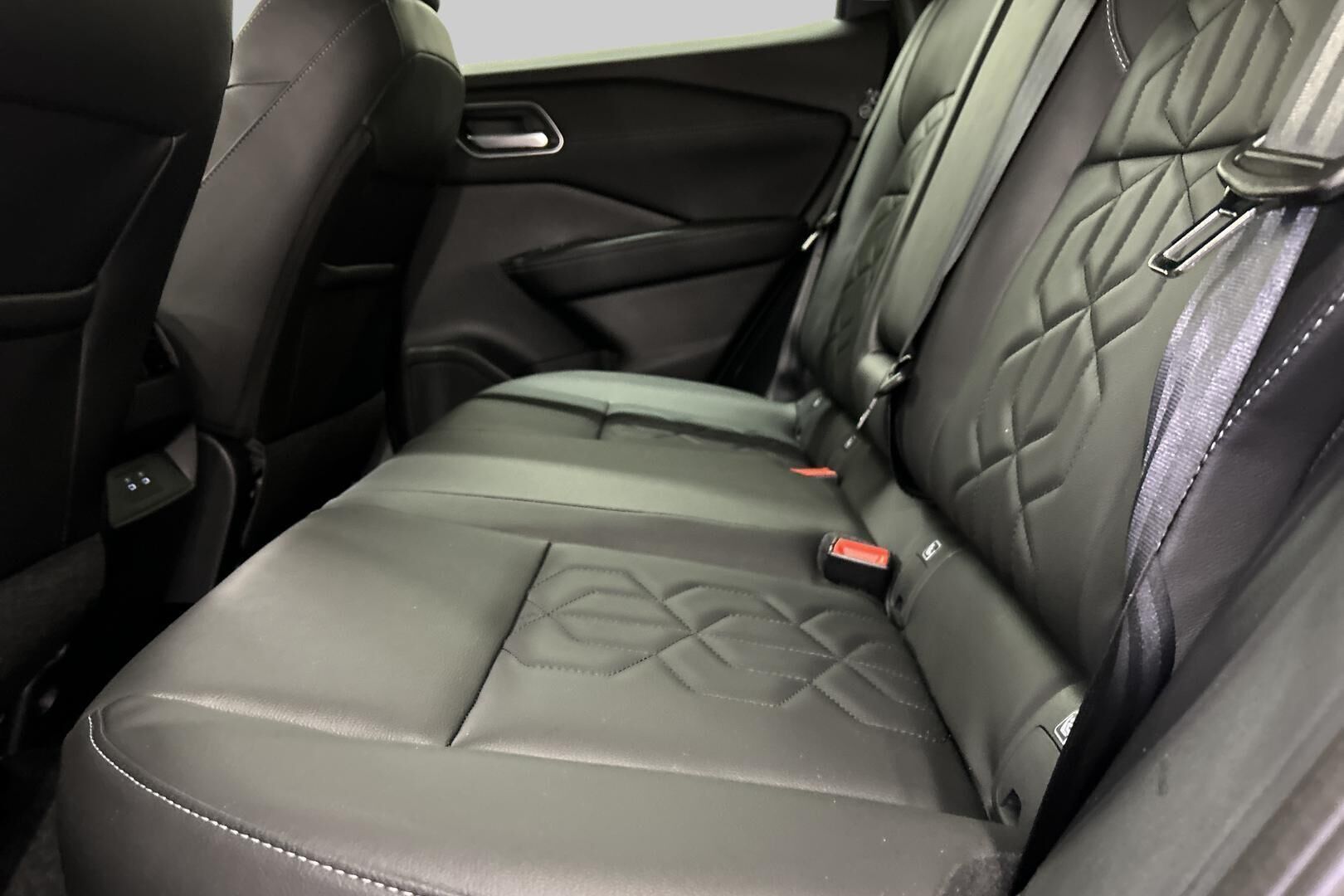 Nissan Qashqai iso kuva 8