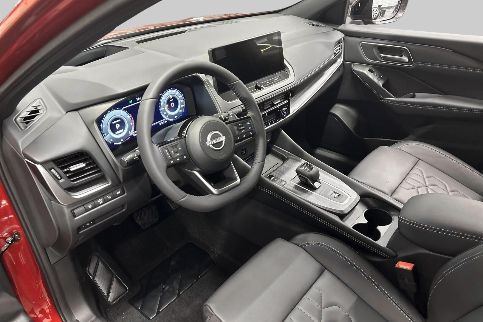 Nissan Qashqai iso kuva 8