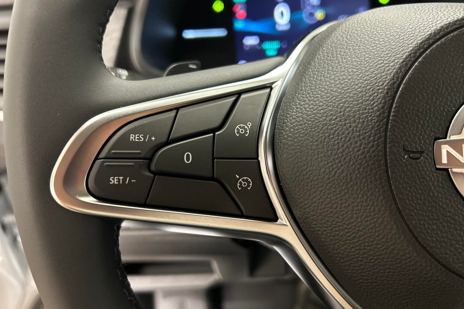 Nissan Primastar iso kuva 17