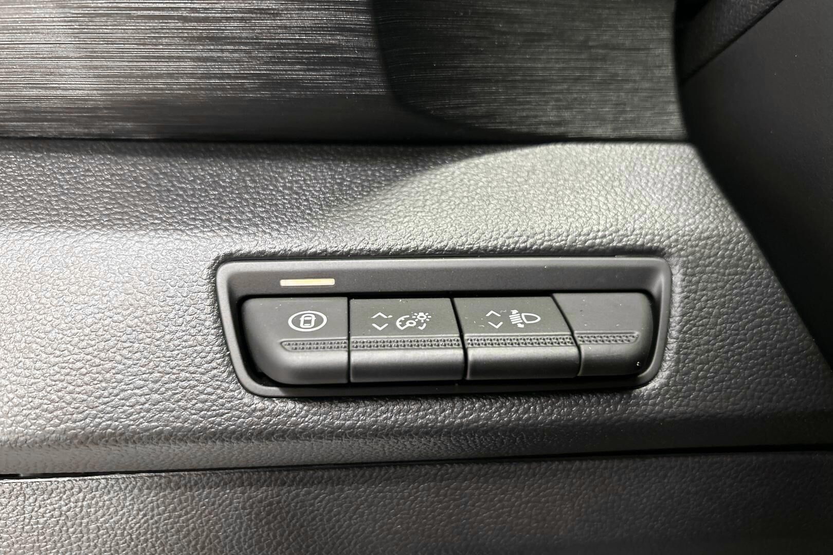 Nissan Primastar iso kuva 18