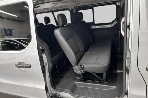 Nissan Primastar esikatselu 22