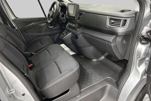 Nissan Primastar esikatselu 24