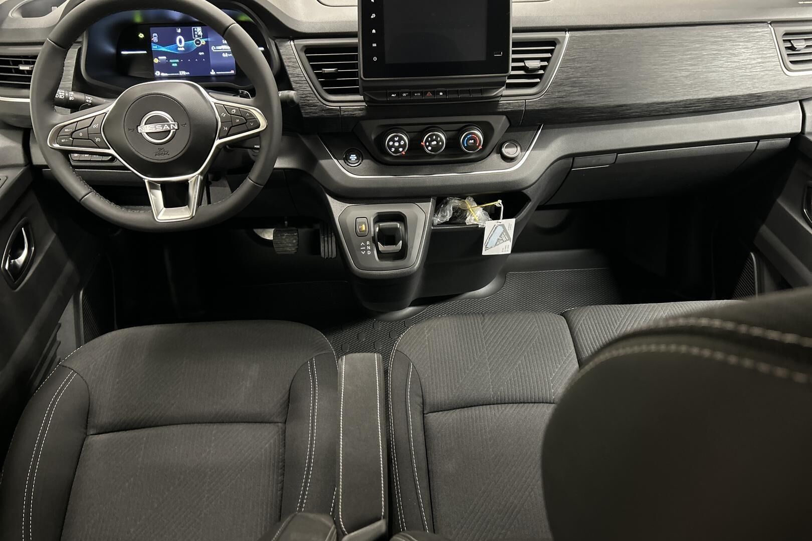 Nissan Primastar iso kuva 8