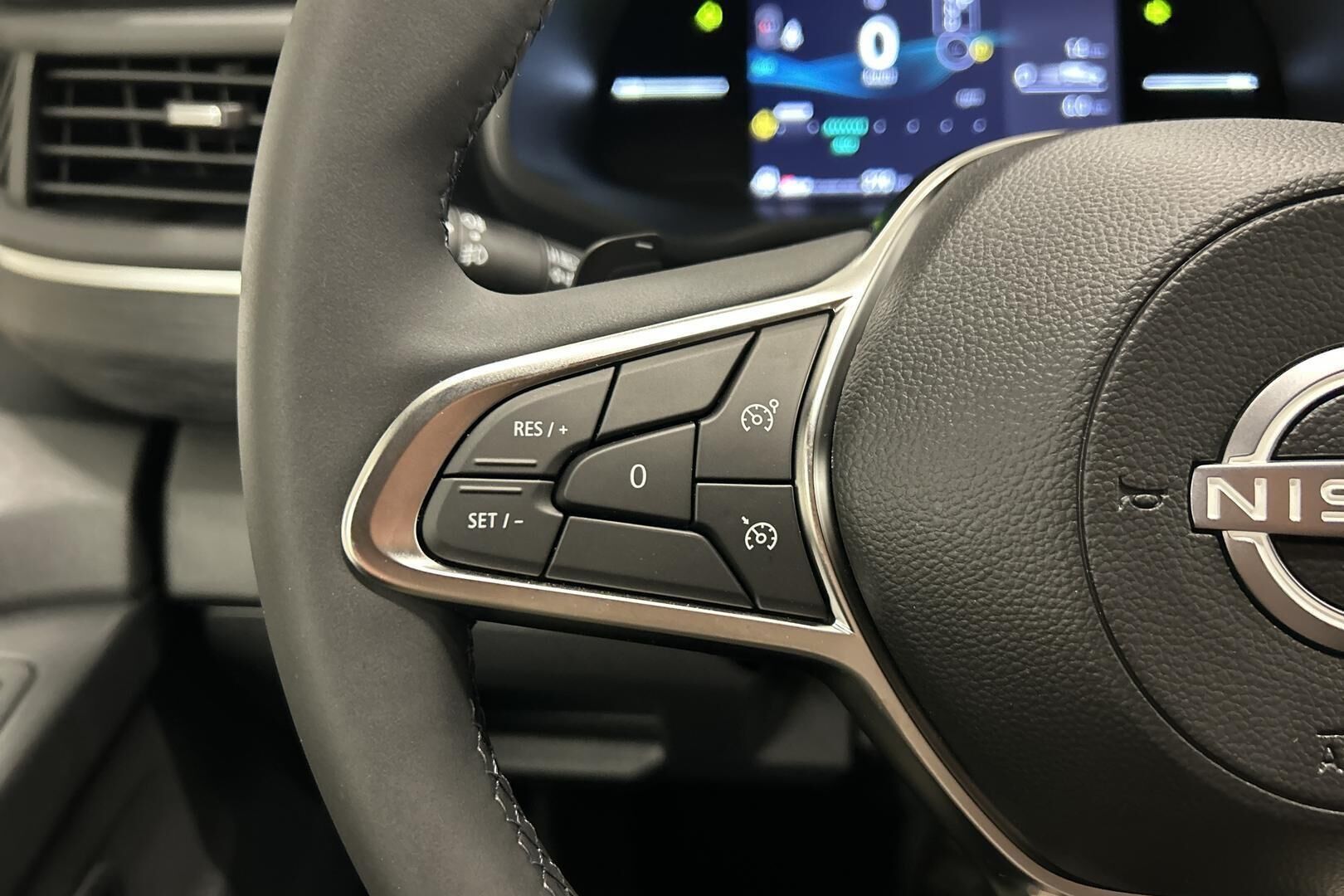 Nissan Primastar iso kuva 14