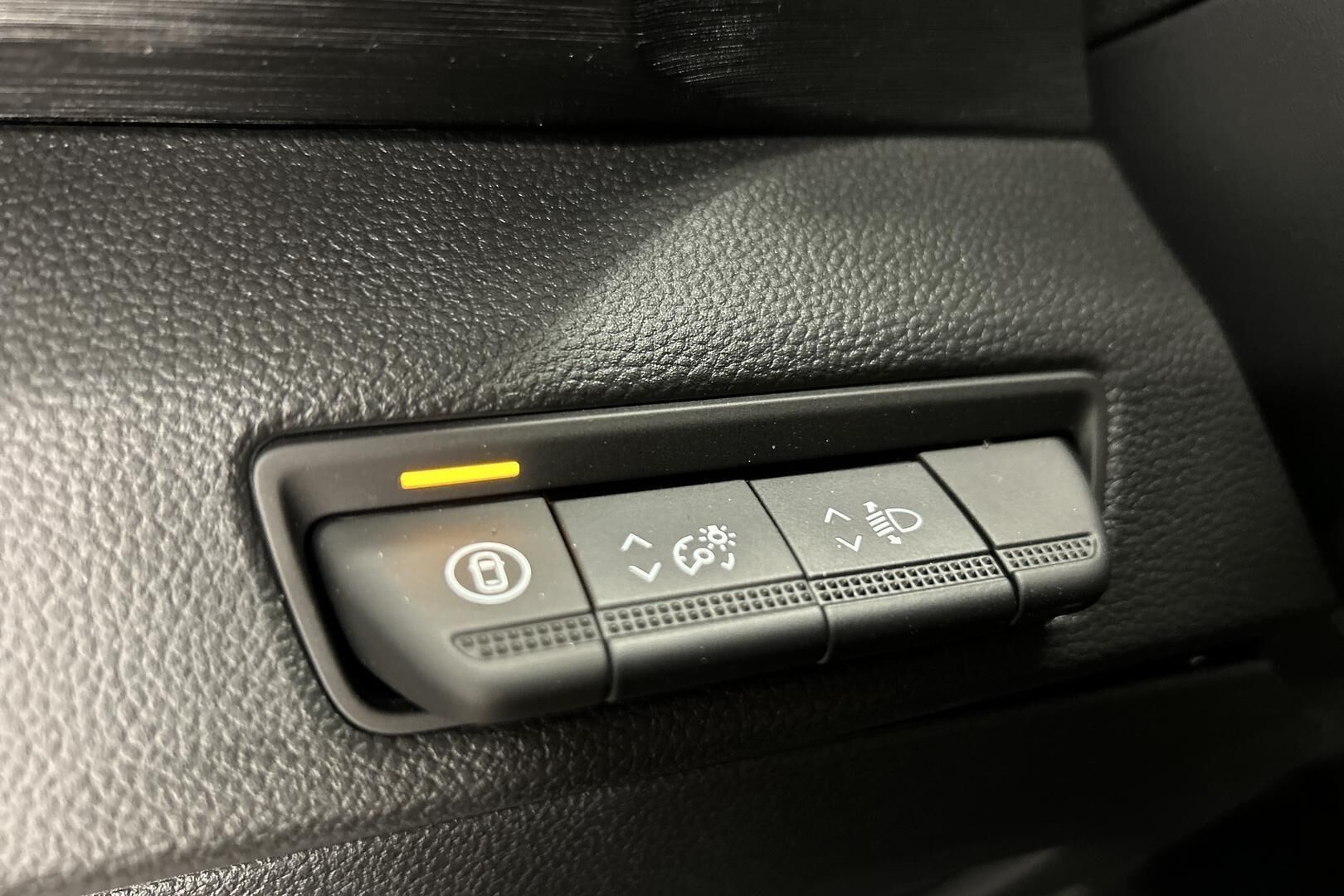 Nissan Primastar iso kuva 15