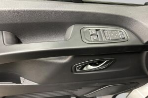 Nissan Primastar esikatselu 16