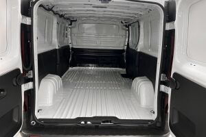 Nissan Primastar esikatselu 11