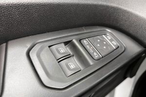 Nissan Primastar esikatselu 13