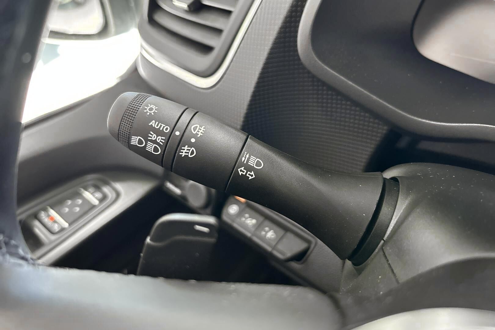 Nissan Primastar iso kuva 17