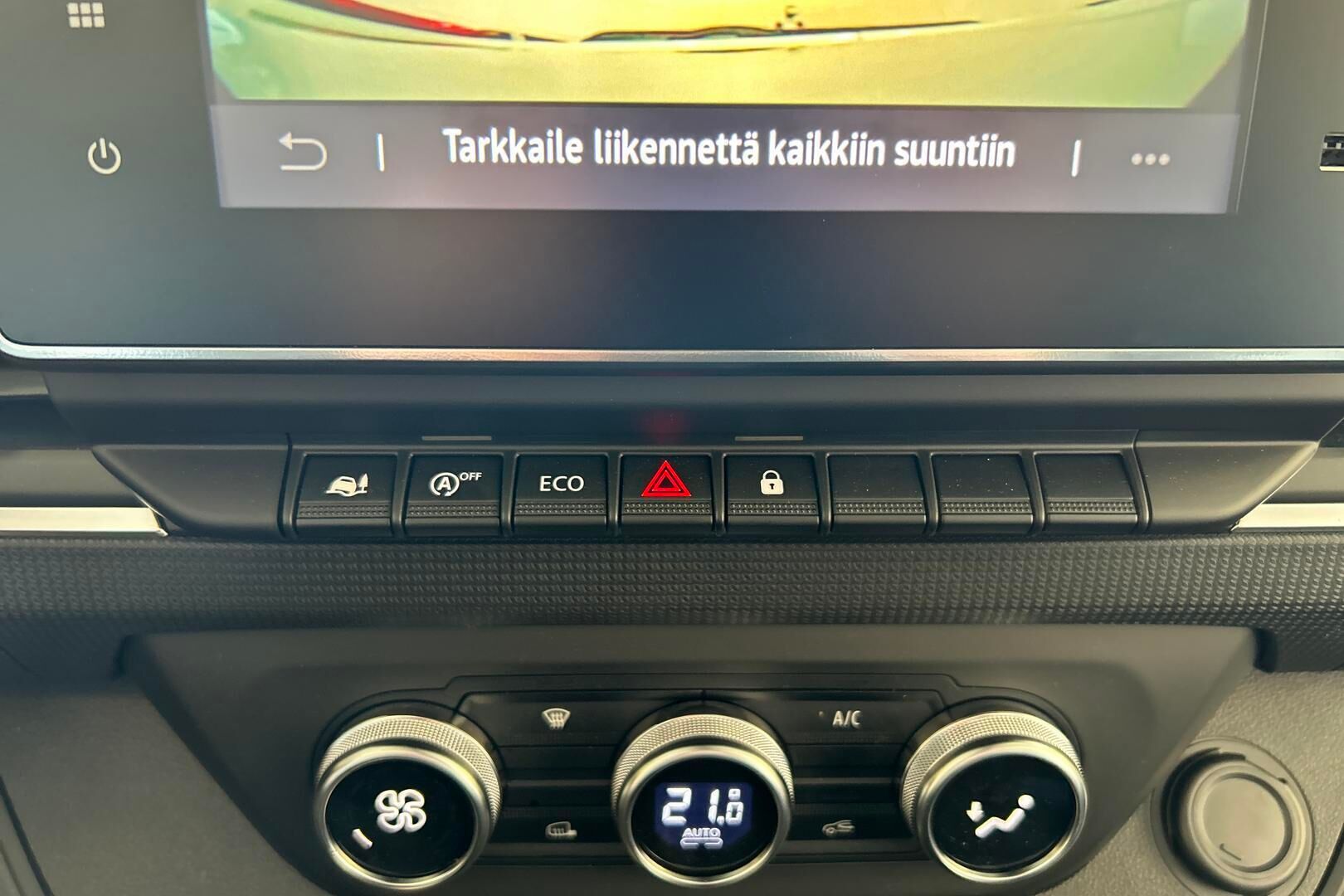 Nissan Primastar iso kuva 28