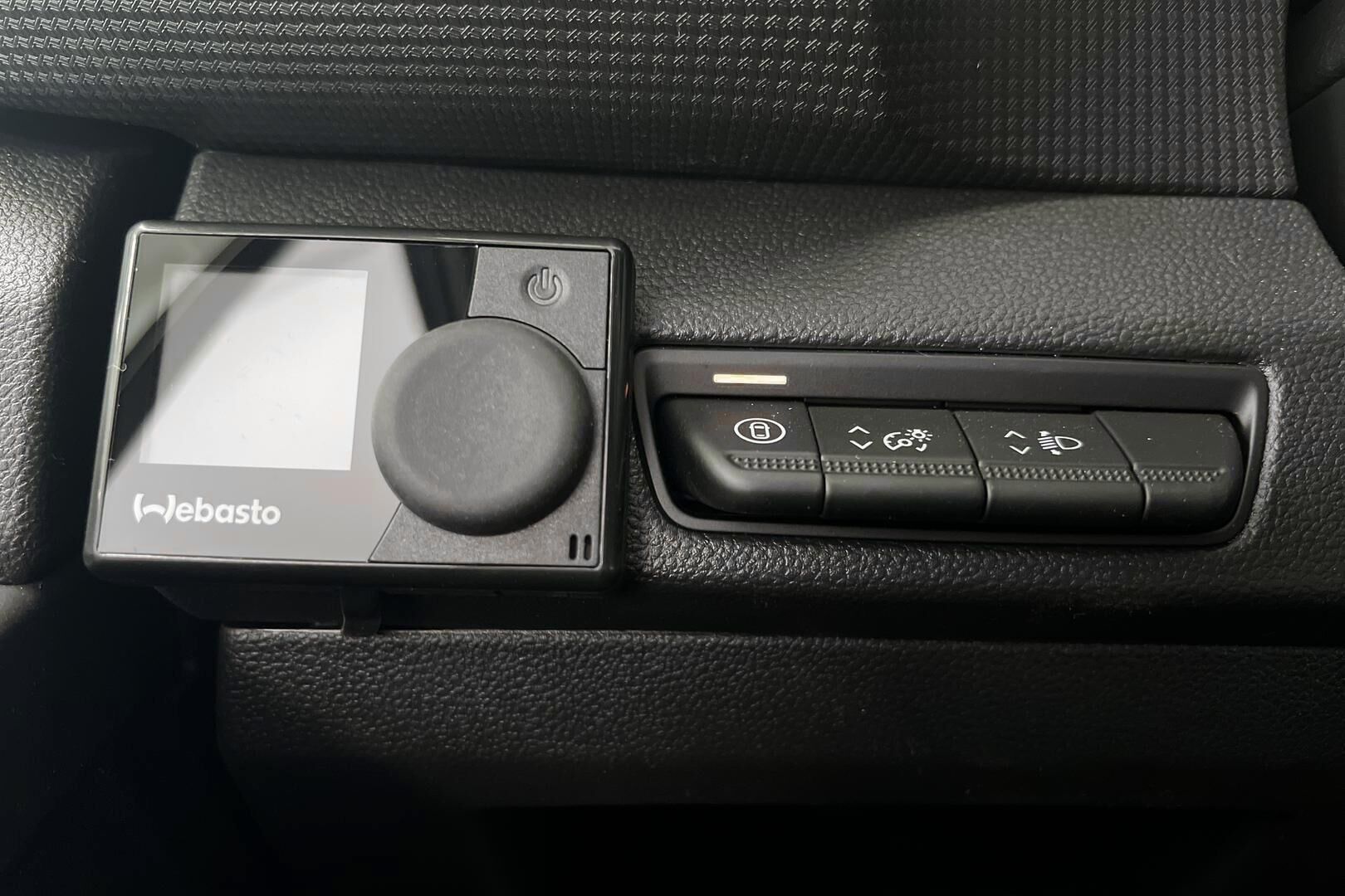 Nissan Primastar iso kuva 6