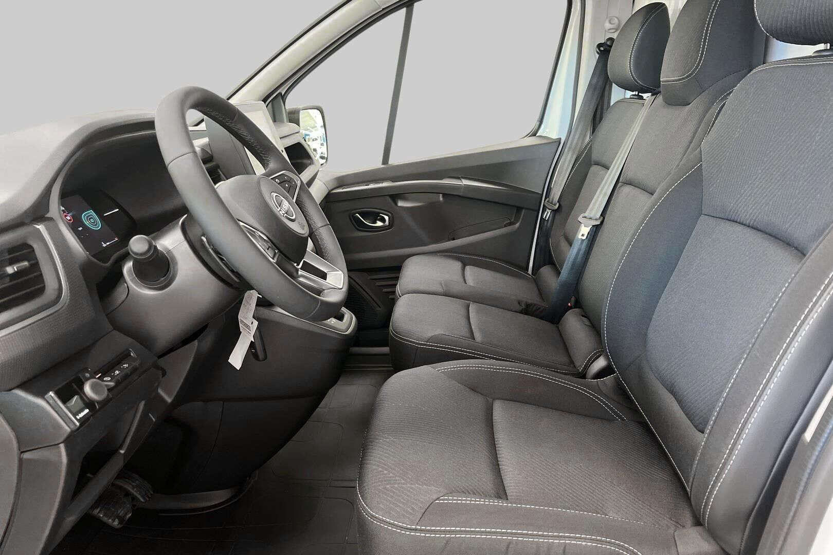 Nissan Primastar iso kuva 3