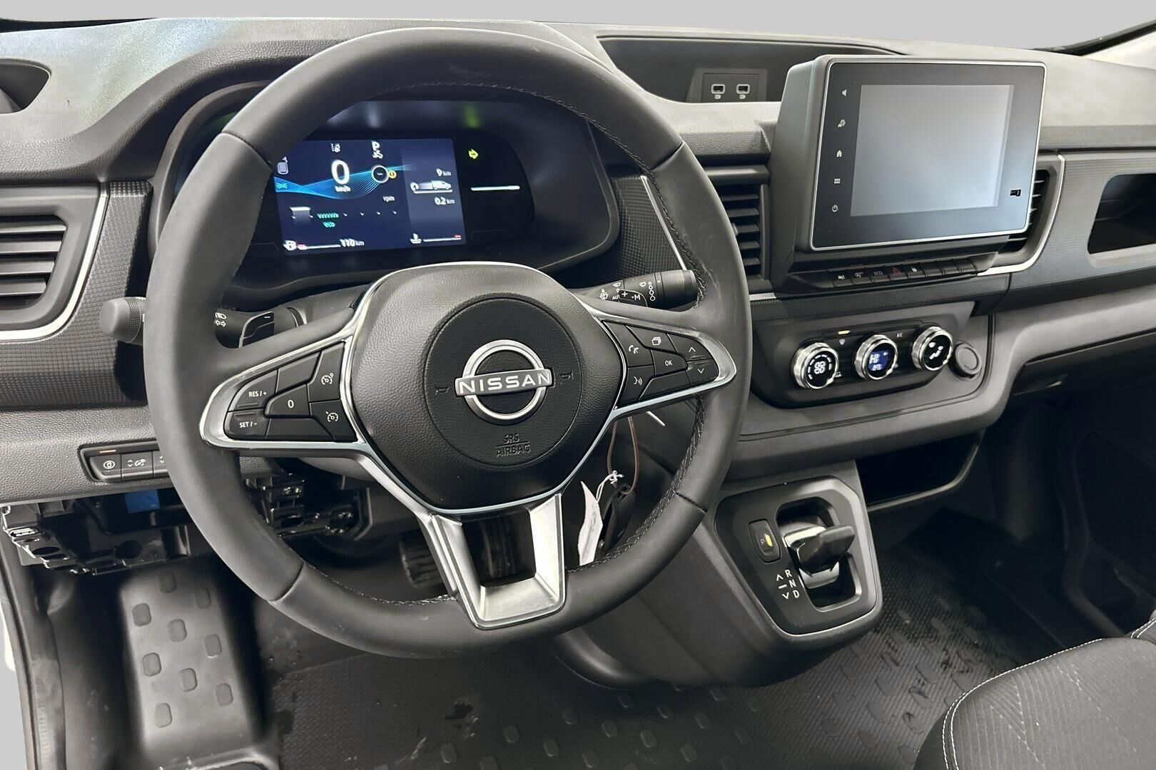 Nissan Primastar iso kuva 17