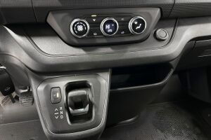 Nissan Primastar esikatselu 20