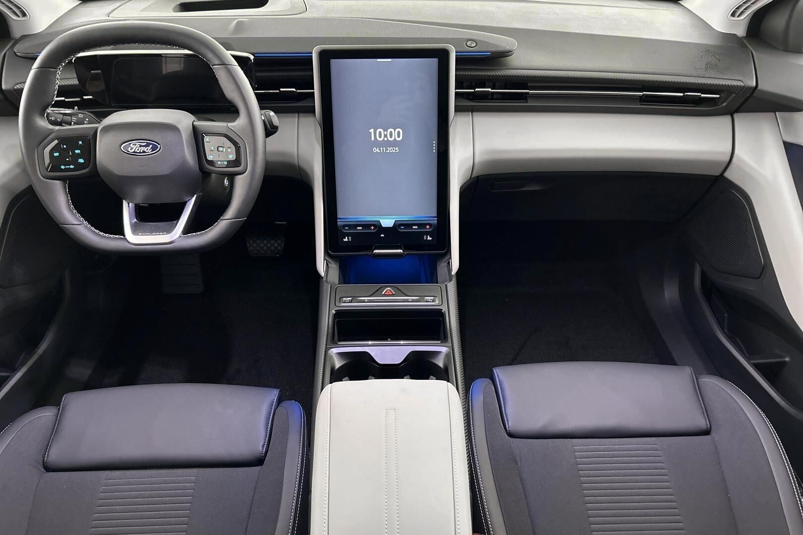 Ford Explorer iso kuva 10