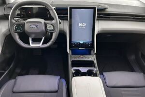 Ford Explorer esikatselu 14