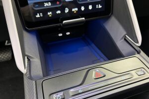 Ford Explorer esikatselu 21