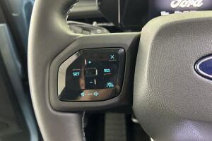 Ford Explorer esikatselu 23