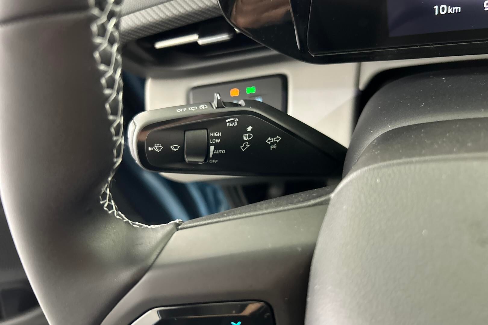 Ford Explorer iso kuva 25