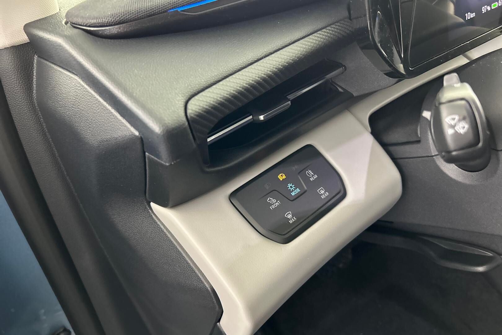 Ford Explorer iso kuva 27