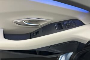 Ford Explorer esikatselu 29