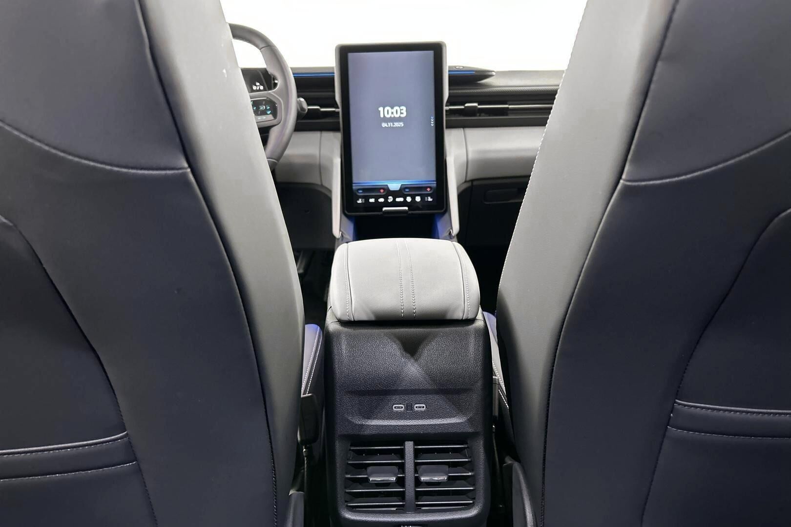 Ford Explorer iso kuva 31