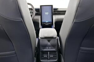 Ford Explorer esikatselu 31