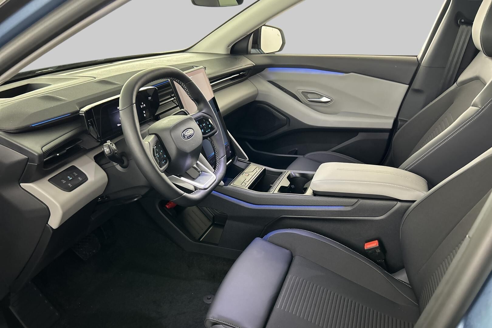 Ford Explorer iso kuva 8