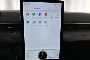 Ford Mustang Mach-E esikatselu 17