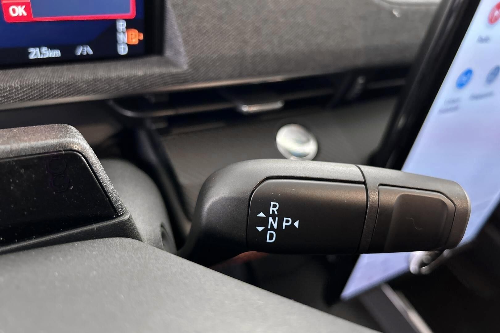 Ford Mustang Mach-E iso kuva 27