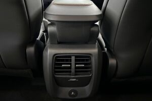 Ford Mustang Mach-E esikatselu 33