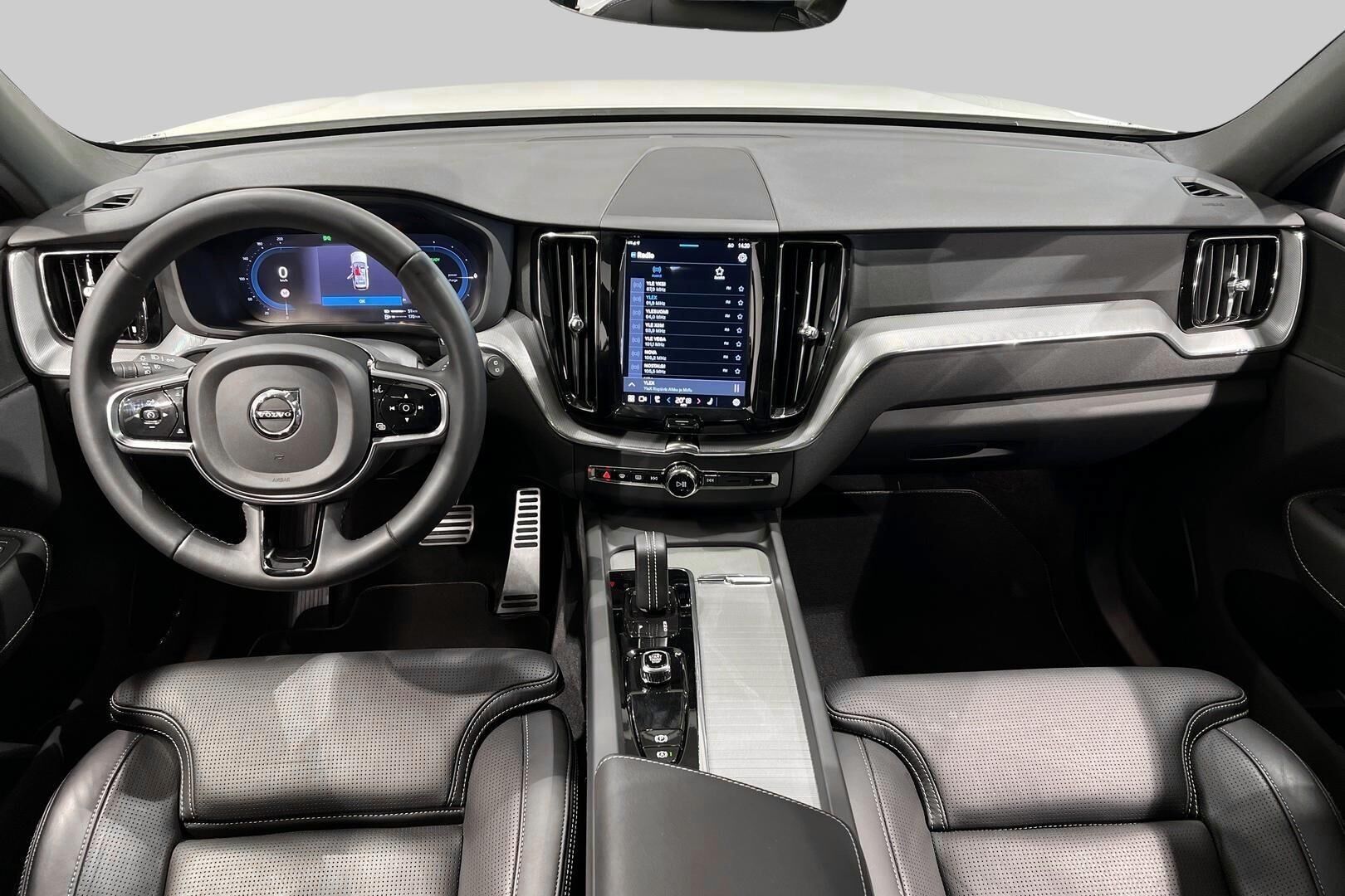 VOLVO XC60 iso kuva 7