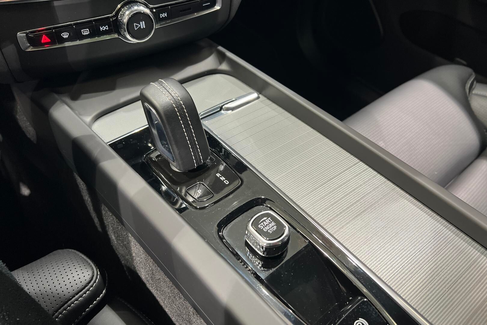 VOLVO XC60 iso kuva 15