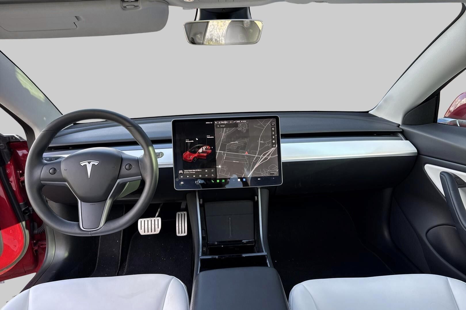 TESLA MODEL 3 iso kuva 4