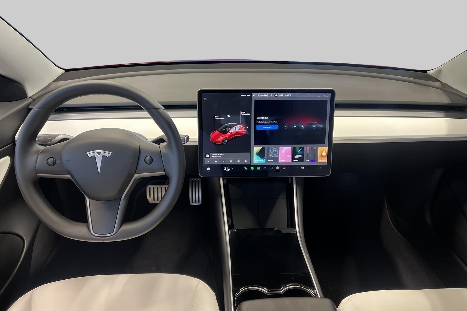 TESLA MODEL 3 iso kuva 10