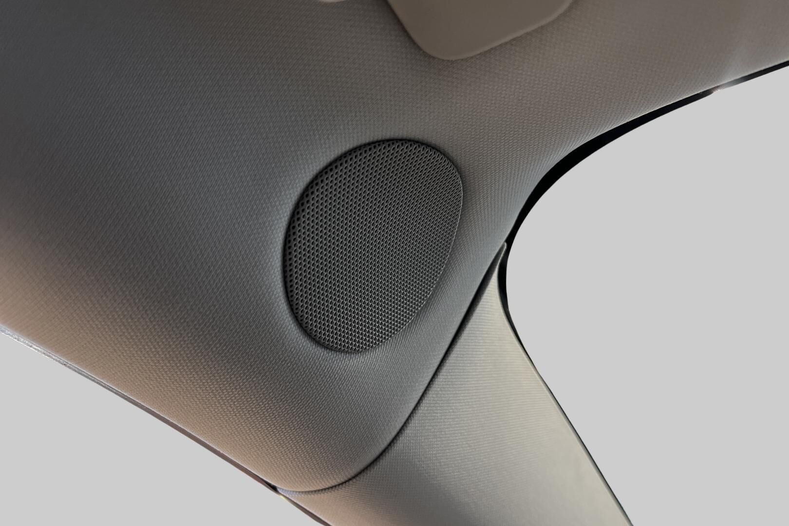 TESLA MODEL 3 iso kuva 15