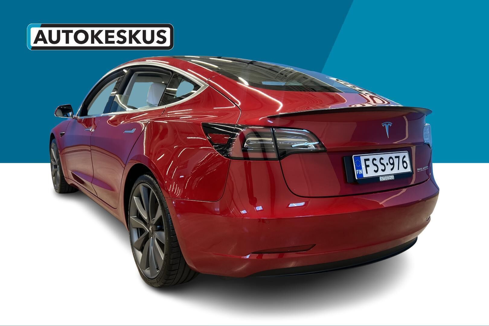 TESLA MODEL 3 iso kuva 6