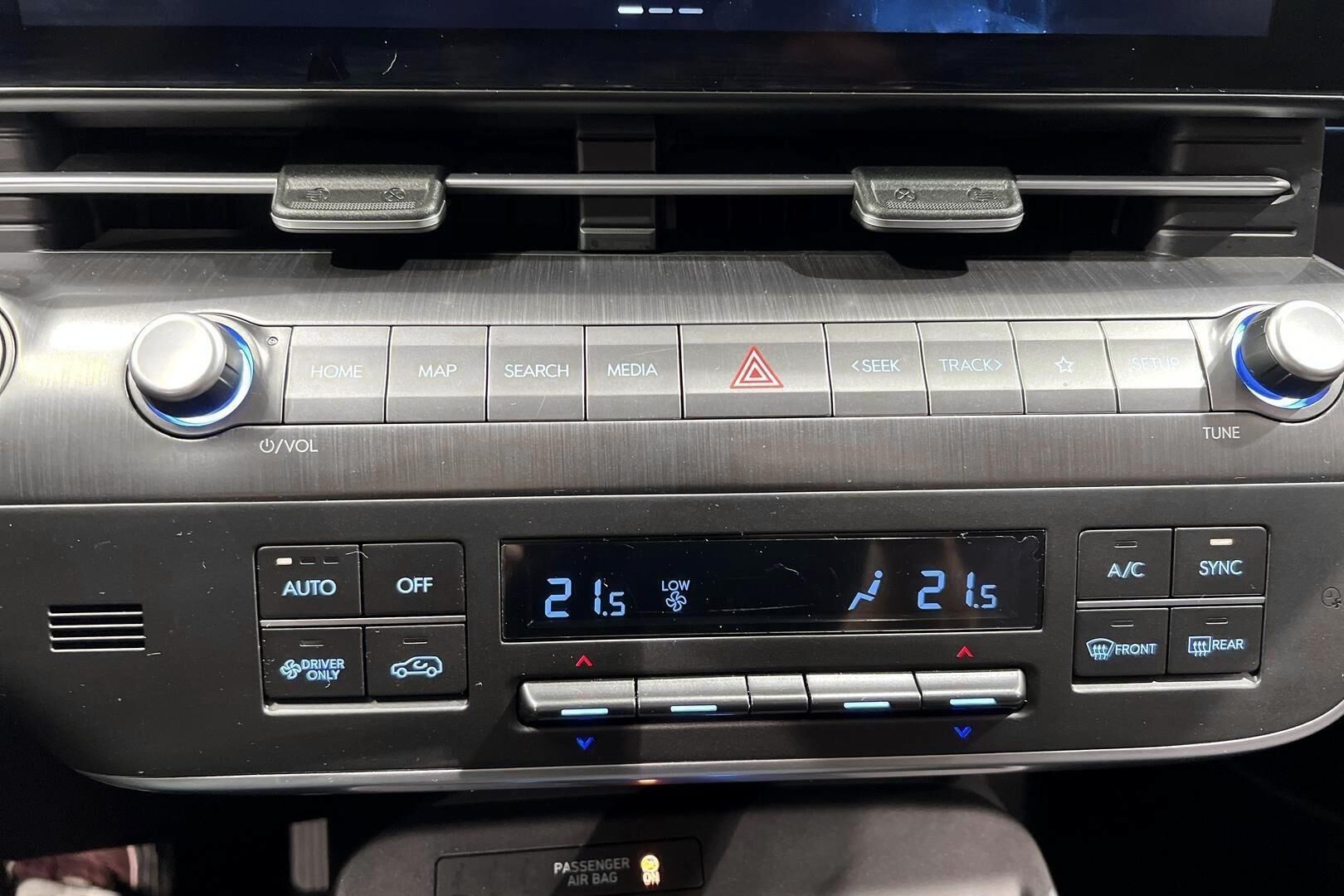 HYUNDAI KONA ELECTRIC iso kuva 24