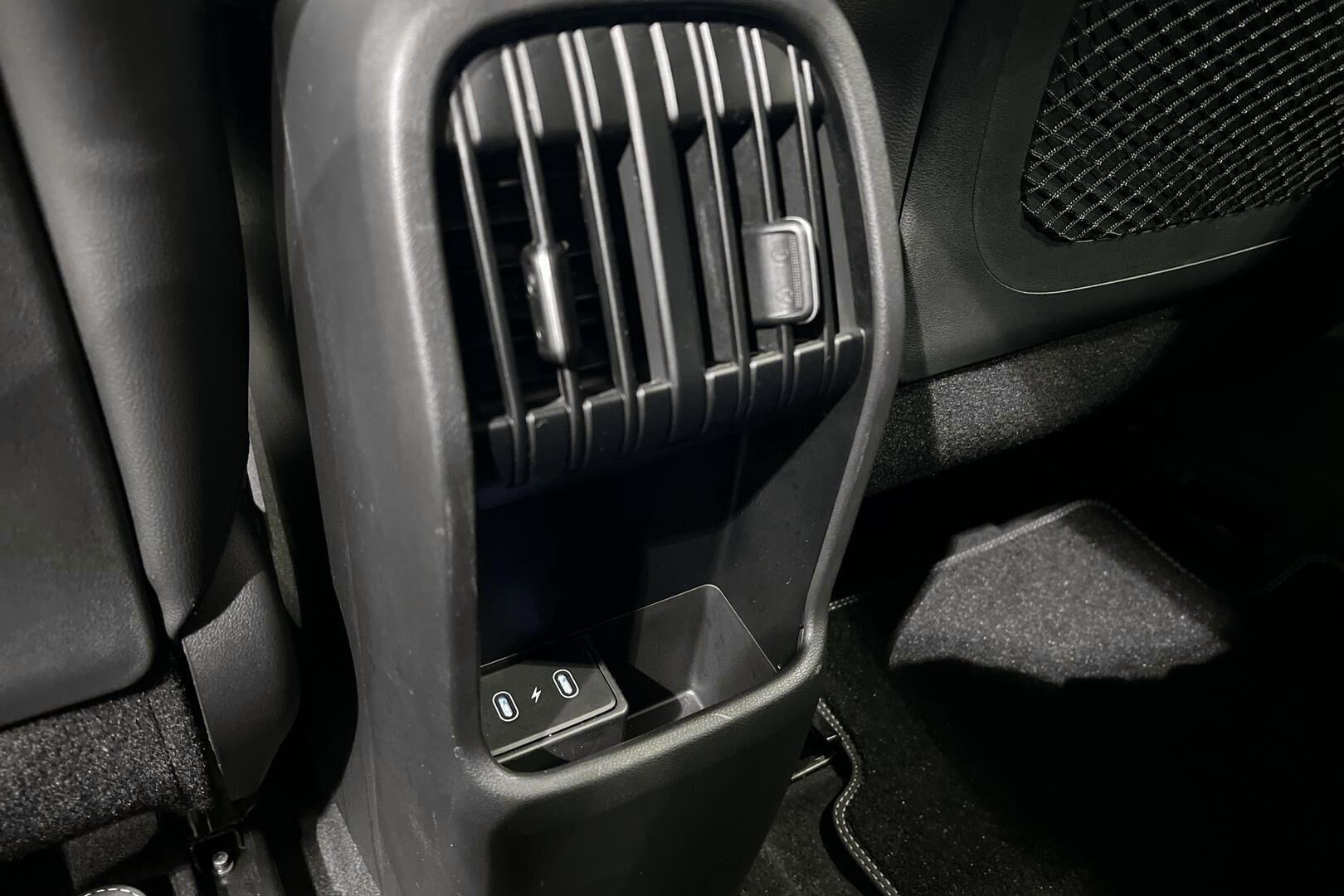 HYUNDAI KONA ELECTRIC iso kuva 32