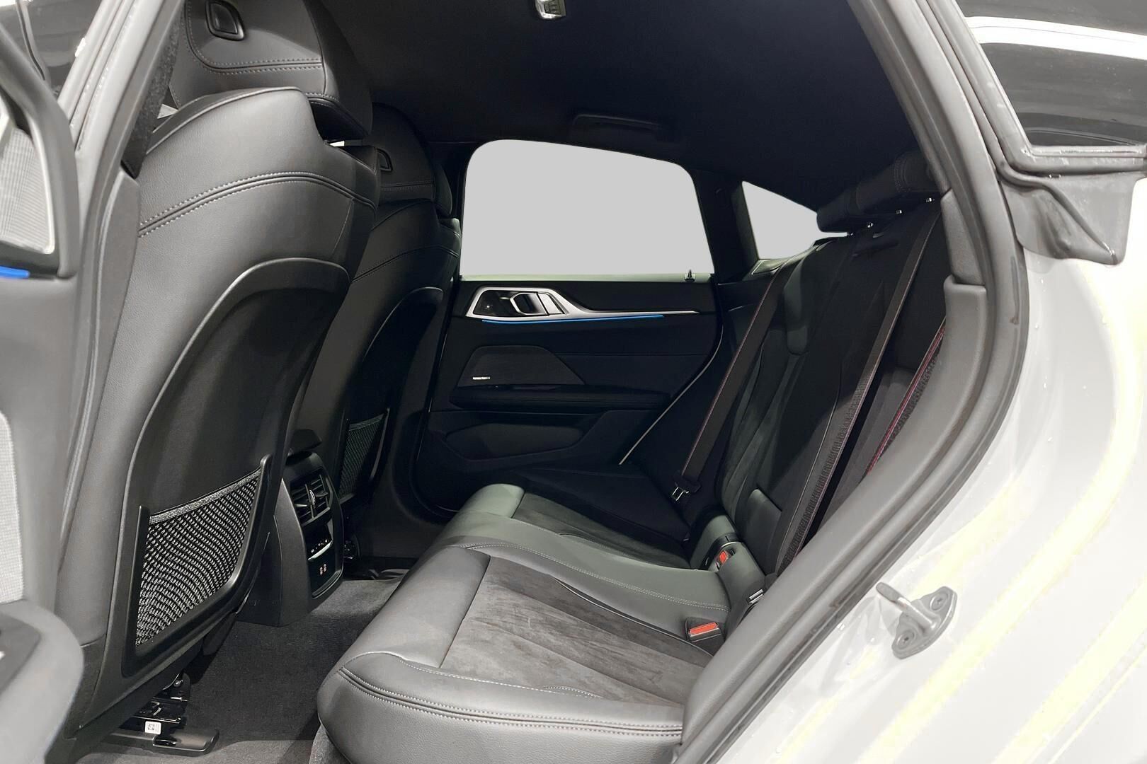 BMW I4 iso kuva 8