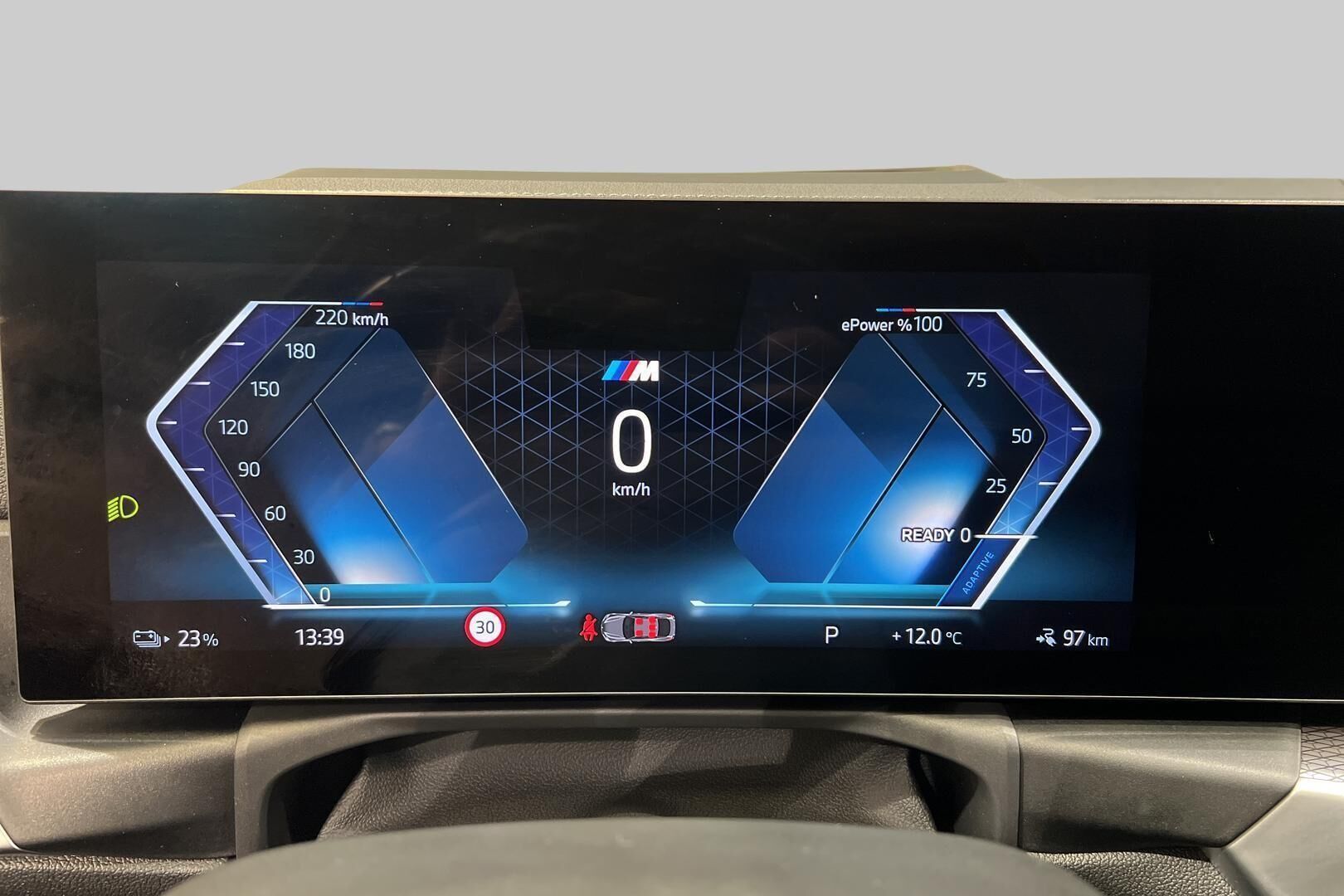 BMW I4 iso kuva 12