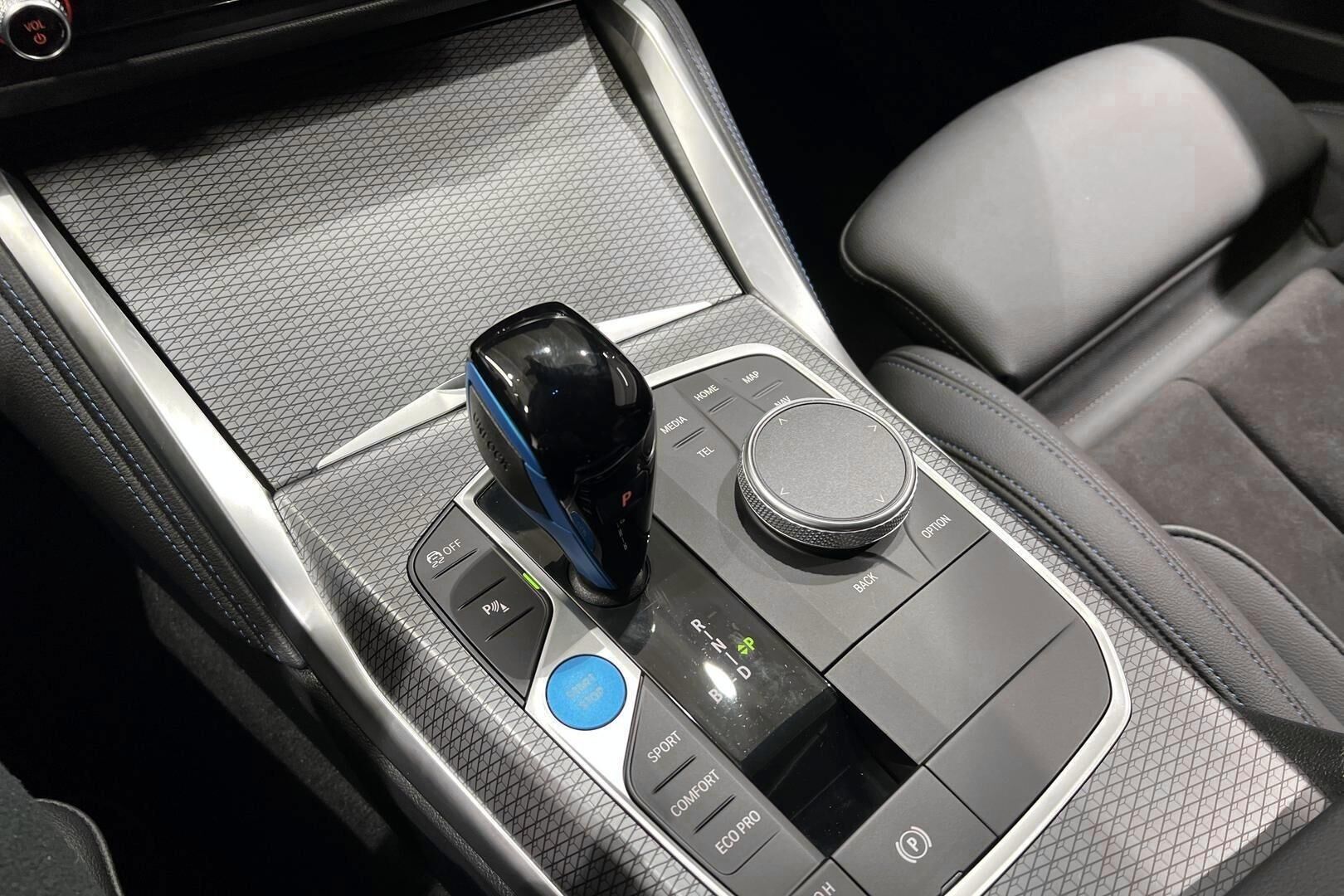 BMW I4 iso kuva 37