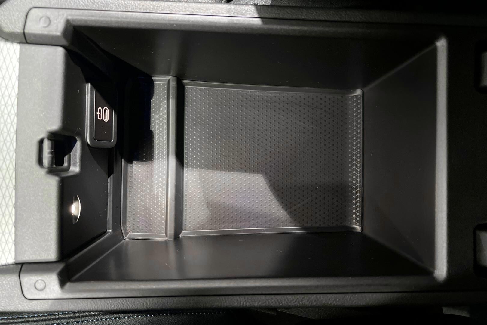 BMW I4 iso kuva 21