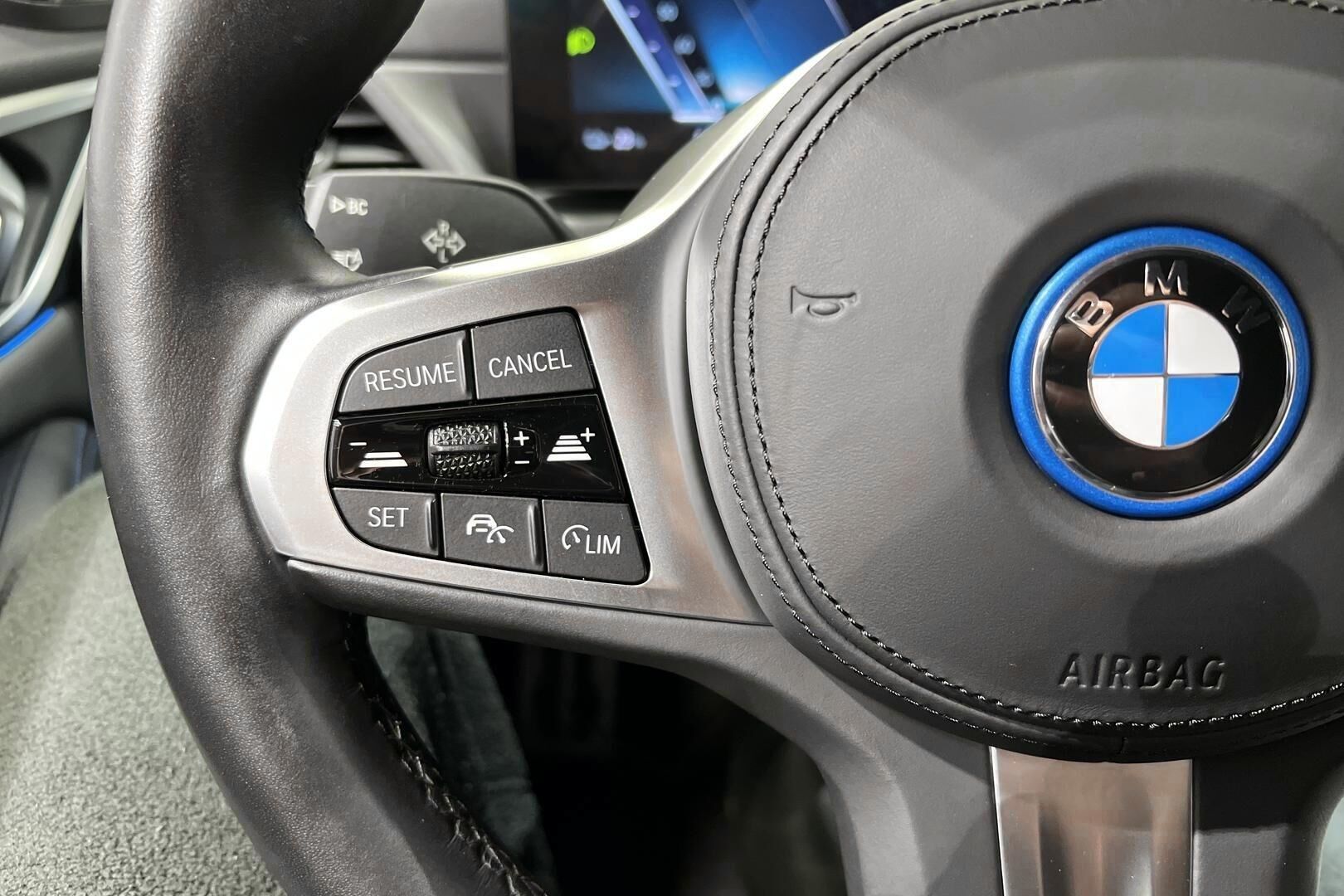 BMW I4 iso kuva 23
