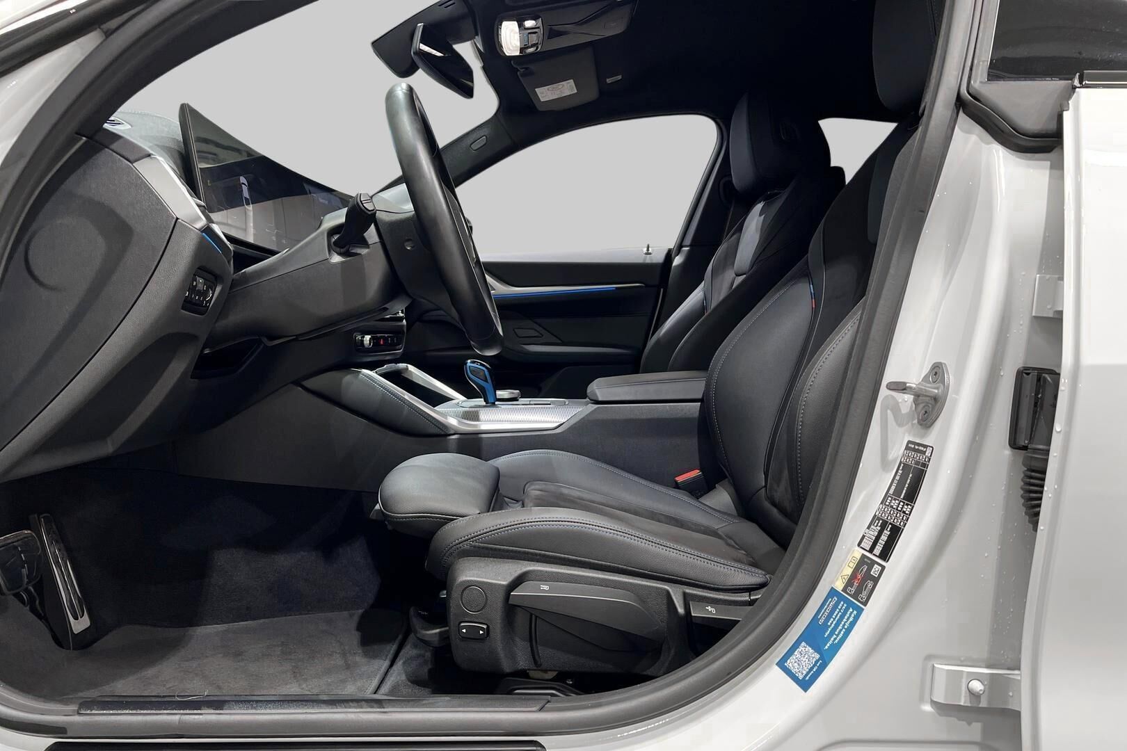 BMW I4 iso kuva 7