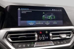 BMW 3-SARJA esikatselu 17