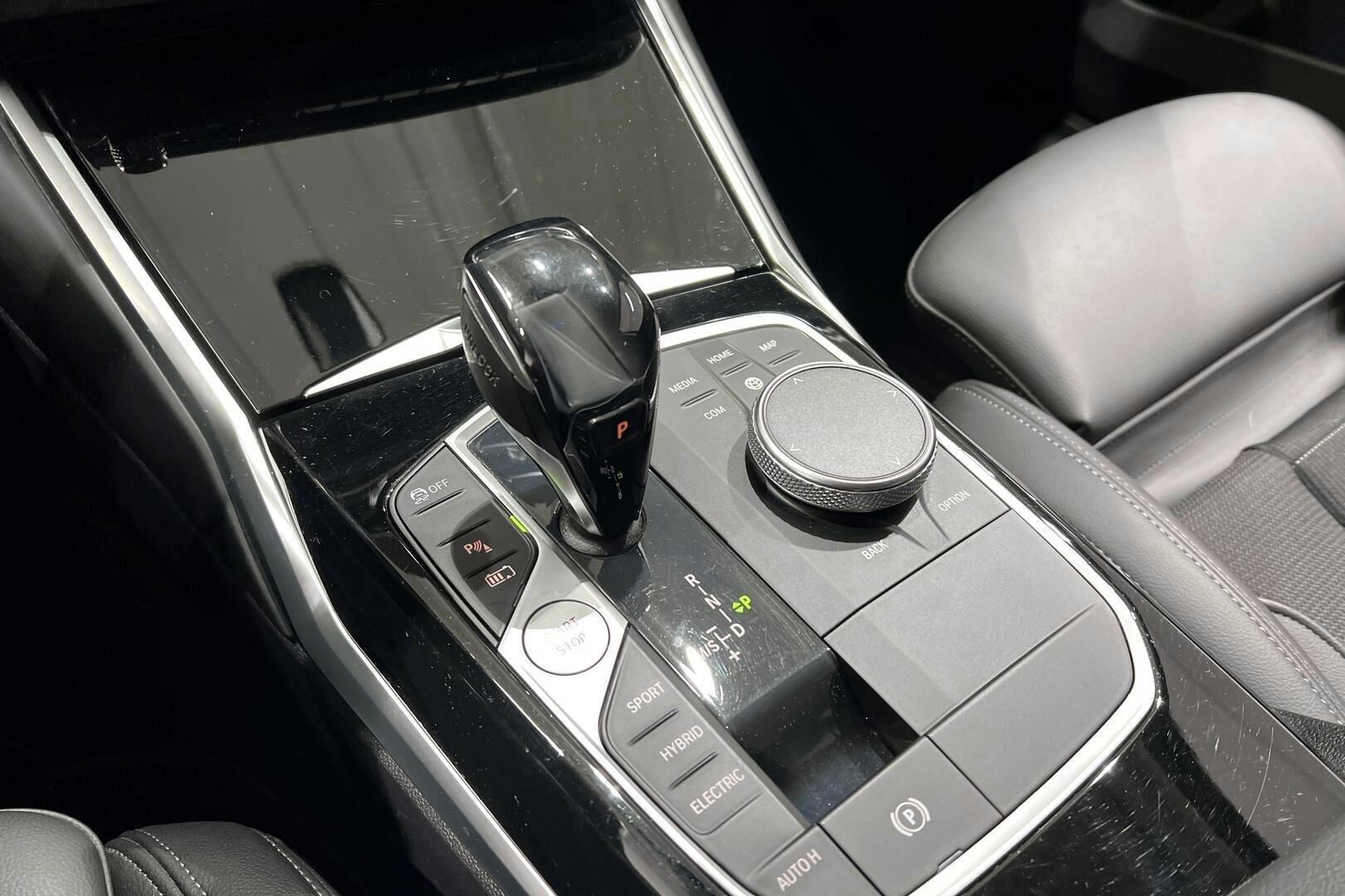 BMW 3-SARJA iso kuva 22