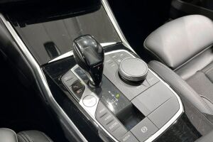 BMW 3-SARJA esikatselu 22