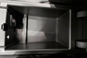 BMW 3-SARJA esikatselu 24