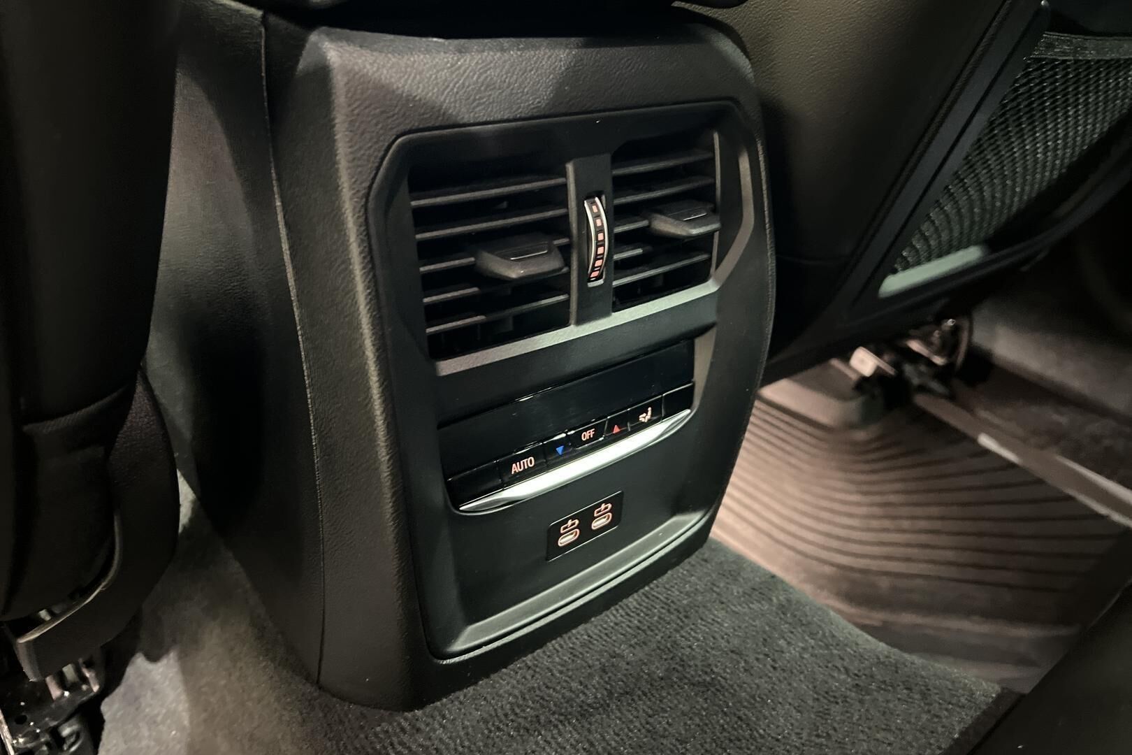 BMW 3-SARJA iso kuva 30